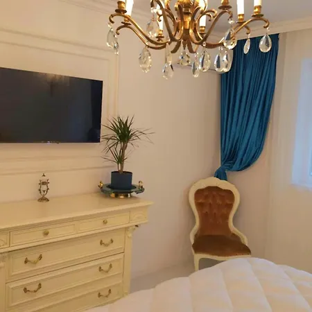 Phoenix Nest Elegant 2-bedroom Self Check-in Near Port & Old Town