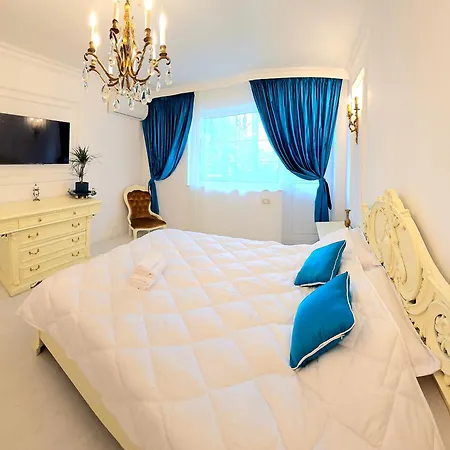 Phoenix Nest Elegant 2-bedroom Self Check-in Near Port & Old Town * Konstanca