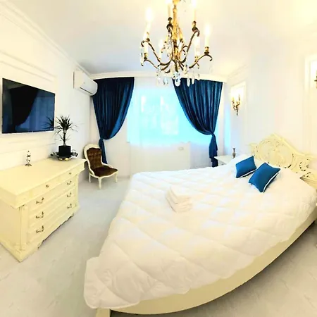 Phoenix Nest Elegant 2-bedroom Self Check-in Near Port & Old Town Apartament Konstanca