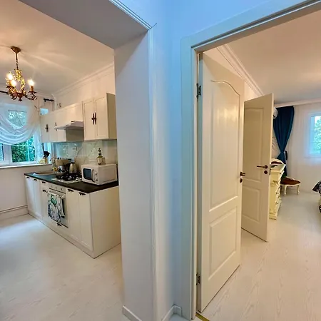Phoenix Nest Elegant 2-bedroom Self Check-in Near Port & Old Town