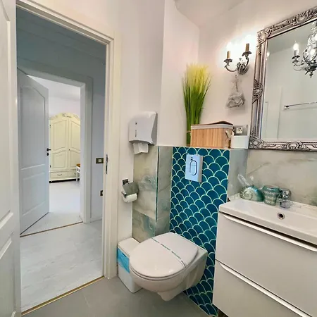 Phoenix Nest Elegant 2-bedroom Self Check-in Near Port & Old Town * Konstanca