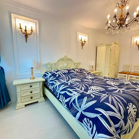 Phoenix Nest Elegant 2-bedroom Self Check-in Near Port & Old Town