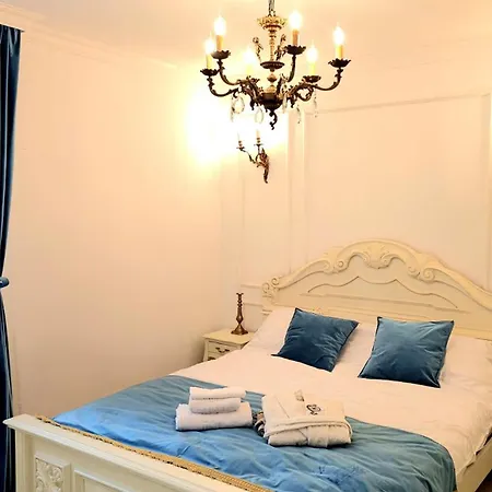 Phoenix Nest Elegant 2-bedroom Self Check-in Near Port & Old Town * Constanţa