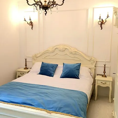 Phoenix Nest Elegant 2-bedroom Self Check-in Near Port & Old Town Appartement Constanţa