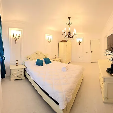 Lejlighed Phoenix Nest Elegant 2-bedroom Self Check-in Near Port & Old Town *