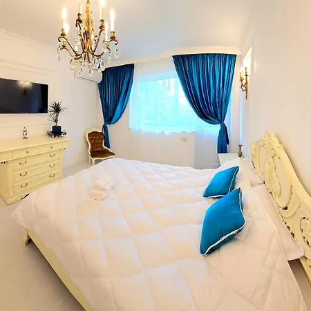 Phoenix Nest Elegant 2-bedroom Self Check-in Near Port & Old Town Lejlighed Constanţa