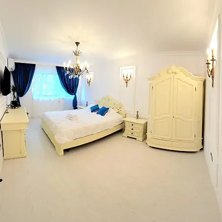 Phoenix Nest Elegant 2-bedroom Self Check-in Near Port & Old Town Appartement