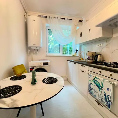 Phoenix Nest Elegant 2-bedroom Self Check-in Near Port & Old Town Appartement *