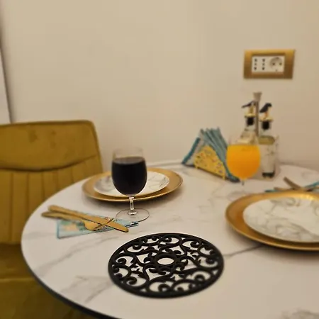 Phoenix Nest Elegant 2-bedroom Self Check-in Near Port & Old Town * Constanţa