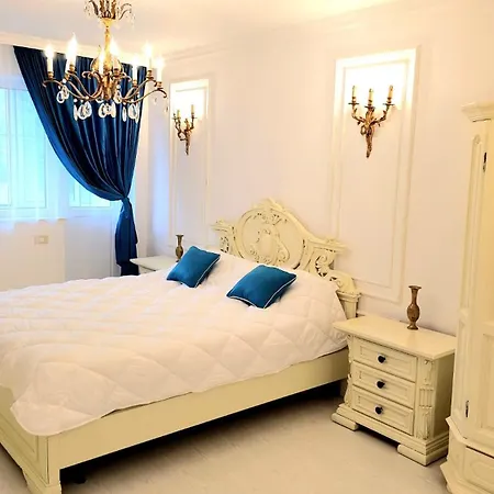 Phoenix Nest Elegant 2-bedroom Self Check-in Near Port & Old Town Lejlighed