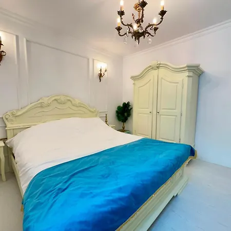 Phoenix Nest Elegant 2-bedroom Self Check-in Near Port & Old Town Lejlighed Constanţa