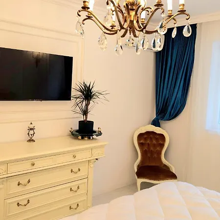 Appartement Phoenix Nest Elegant 2-bedroom Self Check-in Near Port & Old Town Constanţa