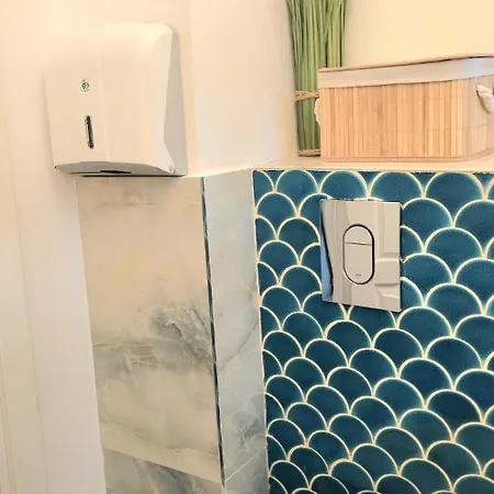 Phoenix Nest Elegant 2-bedroom Self Check-in Near Port & Old Town * Constanţa