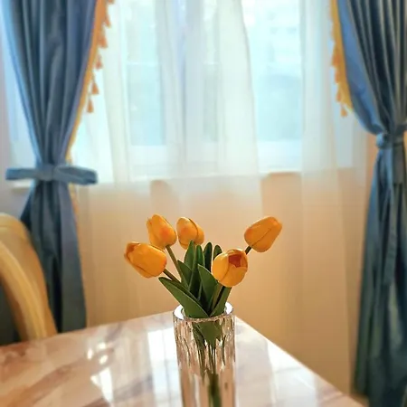 Phoenix Nest Elegant 2-bedroom Self Check-in Near Port & Old Town Appartement Constanţa